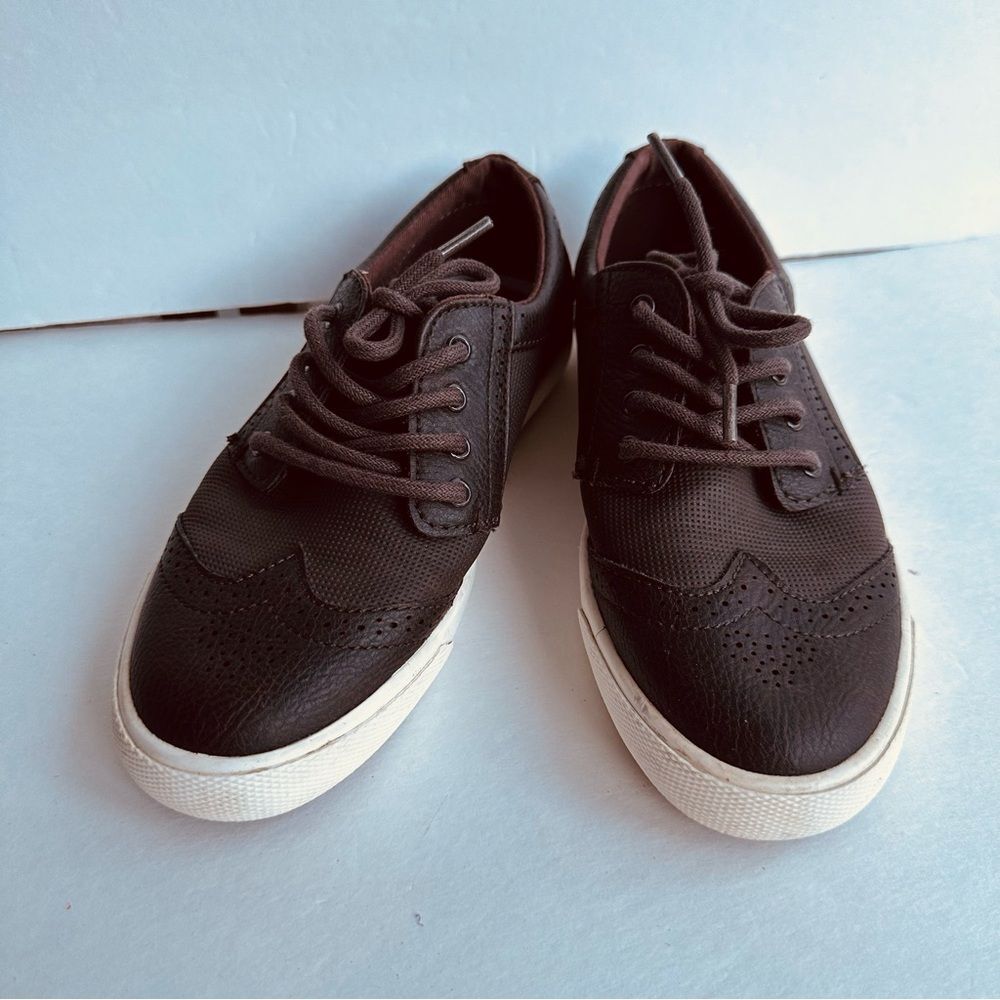 Ben Sherman Boys Size 2 Wing-tip Oxford Sneakers Brown Casual Dress Shoes